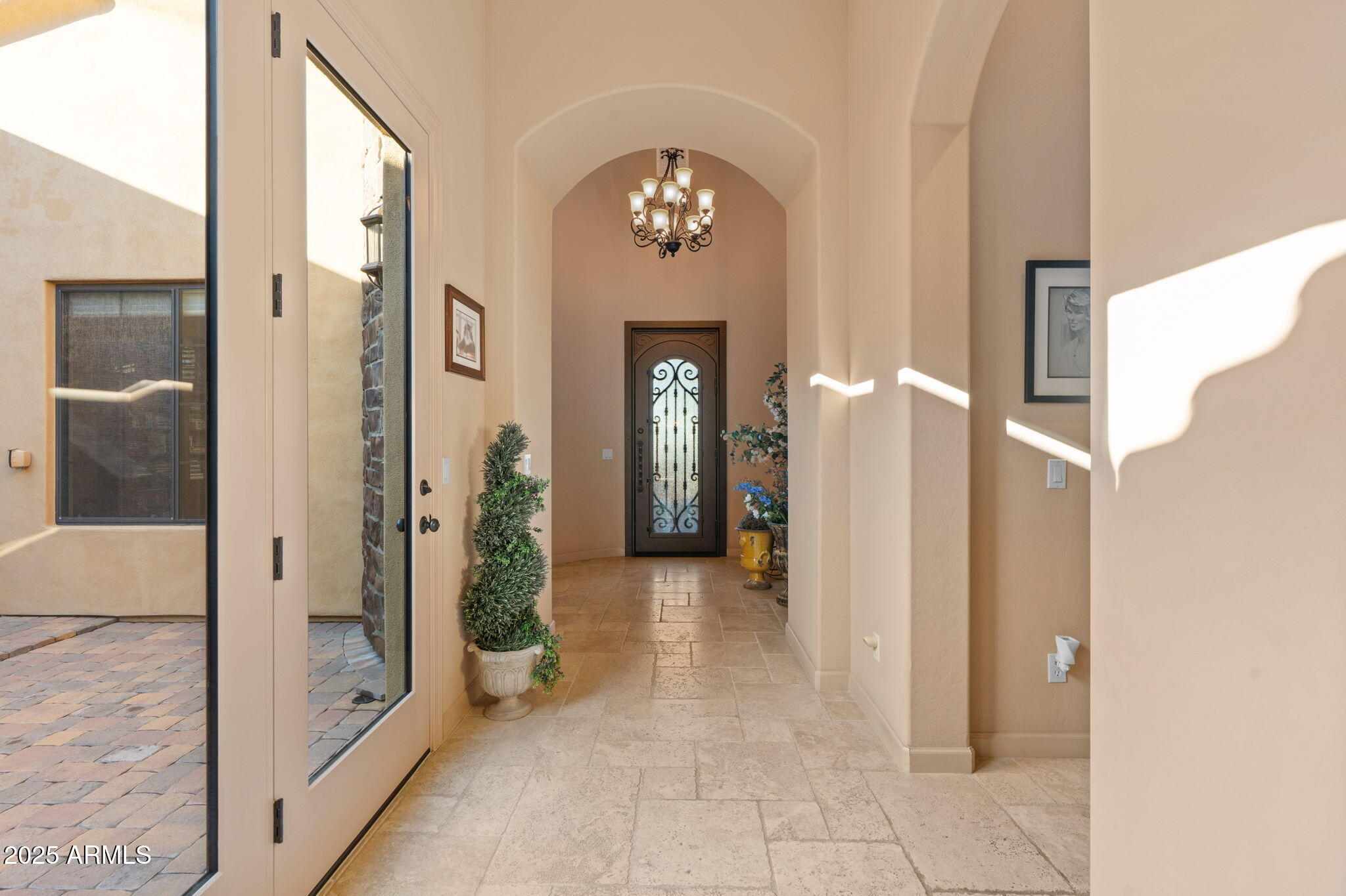 8461 E RED HAWK Circle