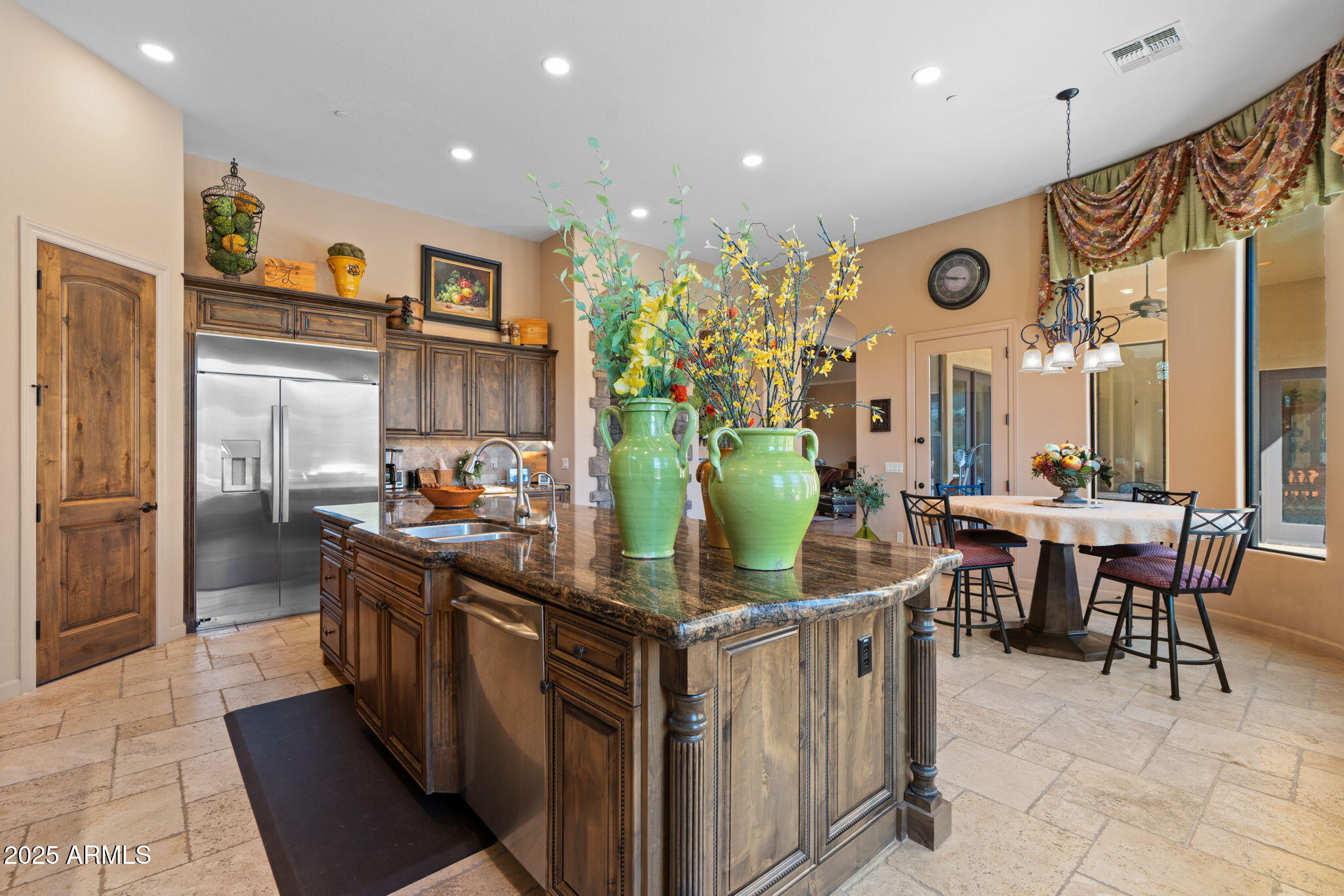 8461 E RED HAWK Circle