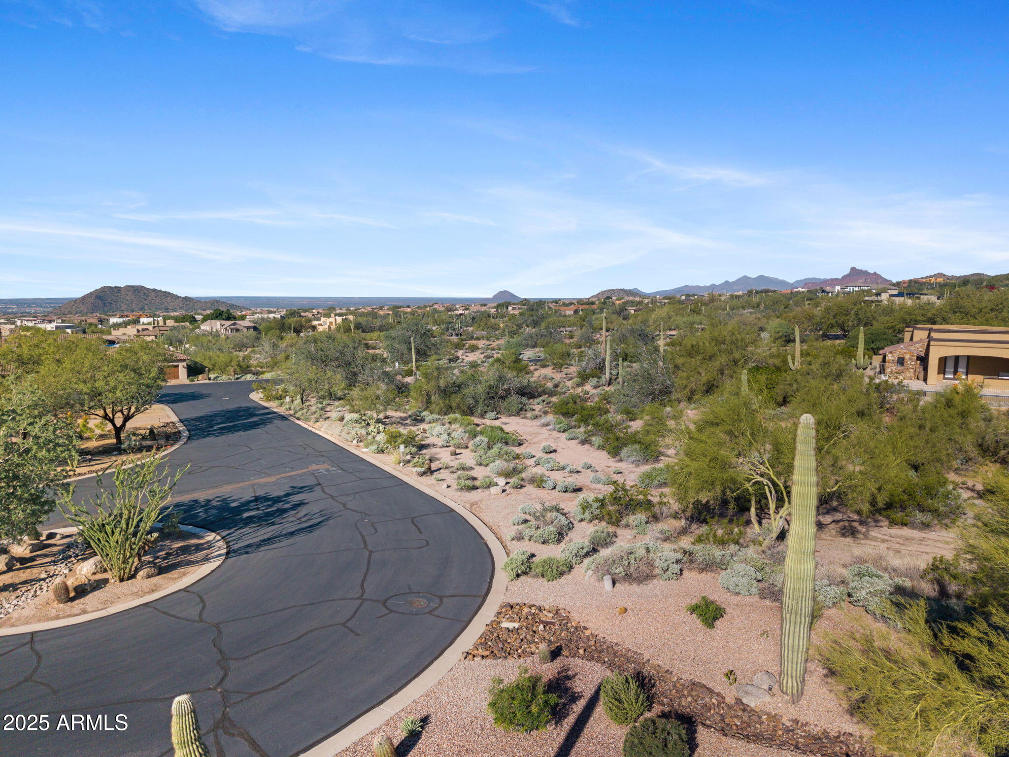 8461 E RED HAWK Circle