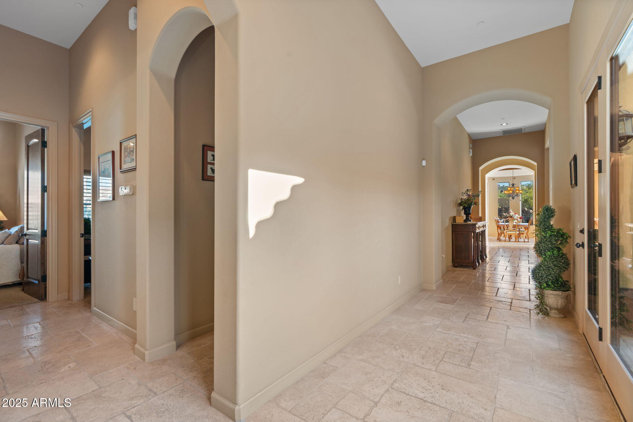 8461 E RED HAWK Circle