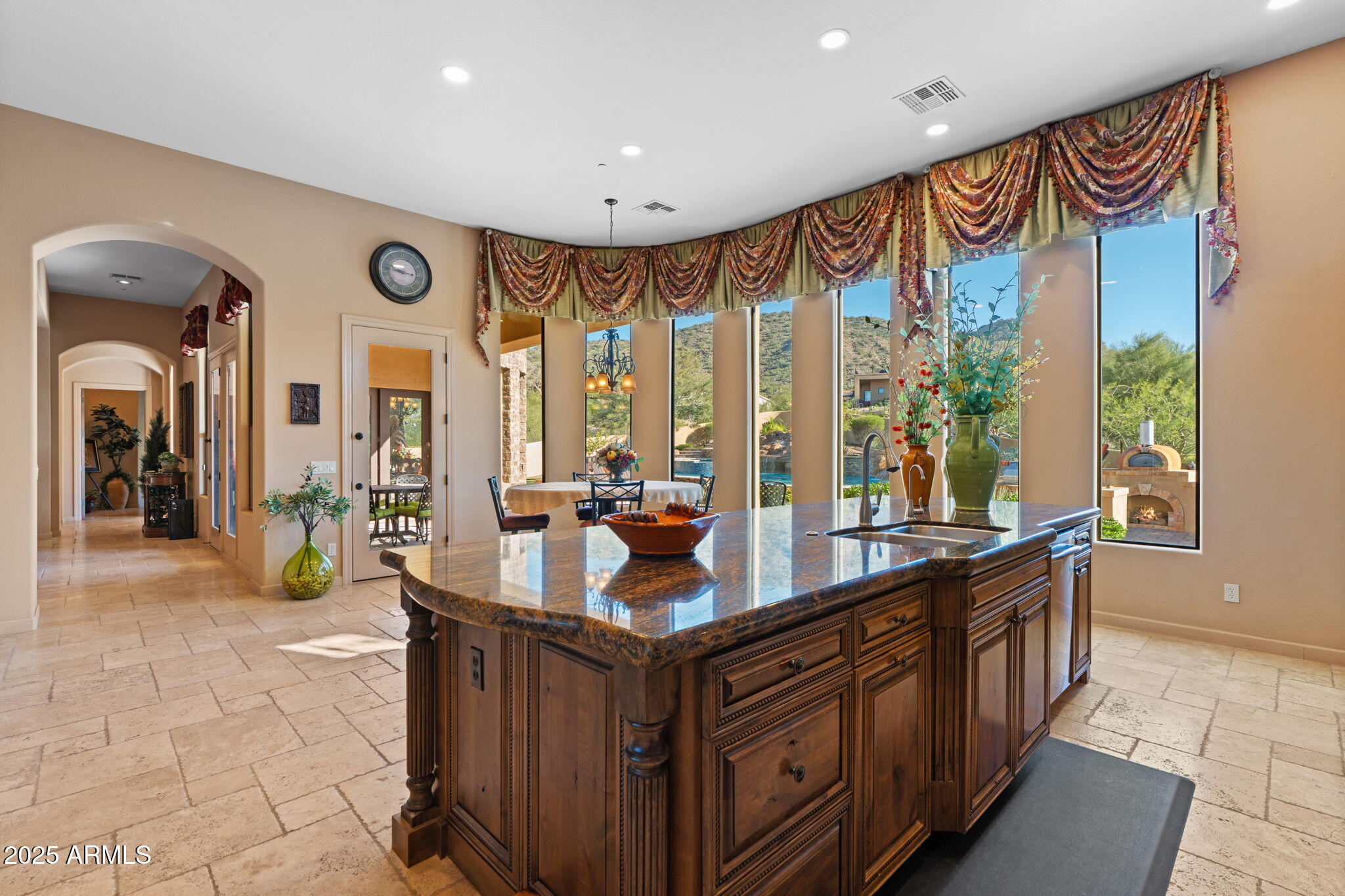 8461 E RED HAWK Circle