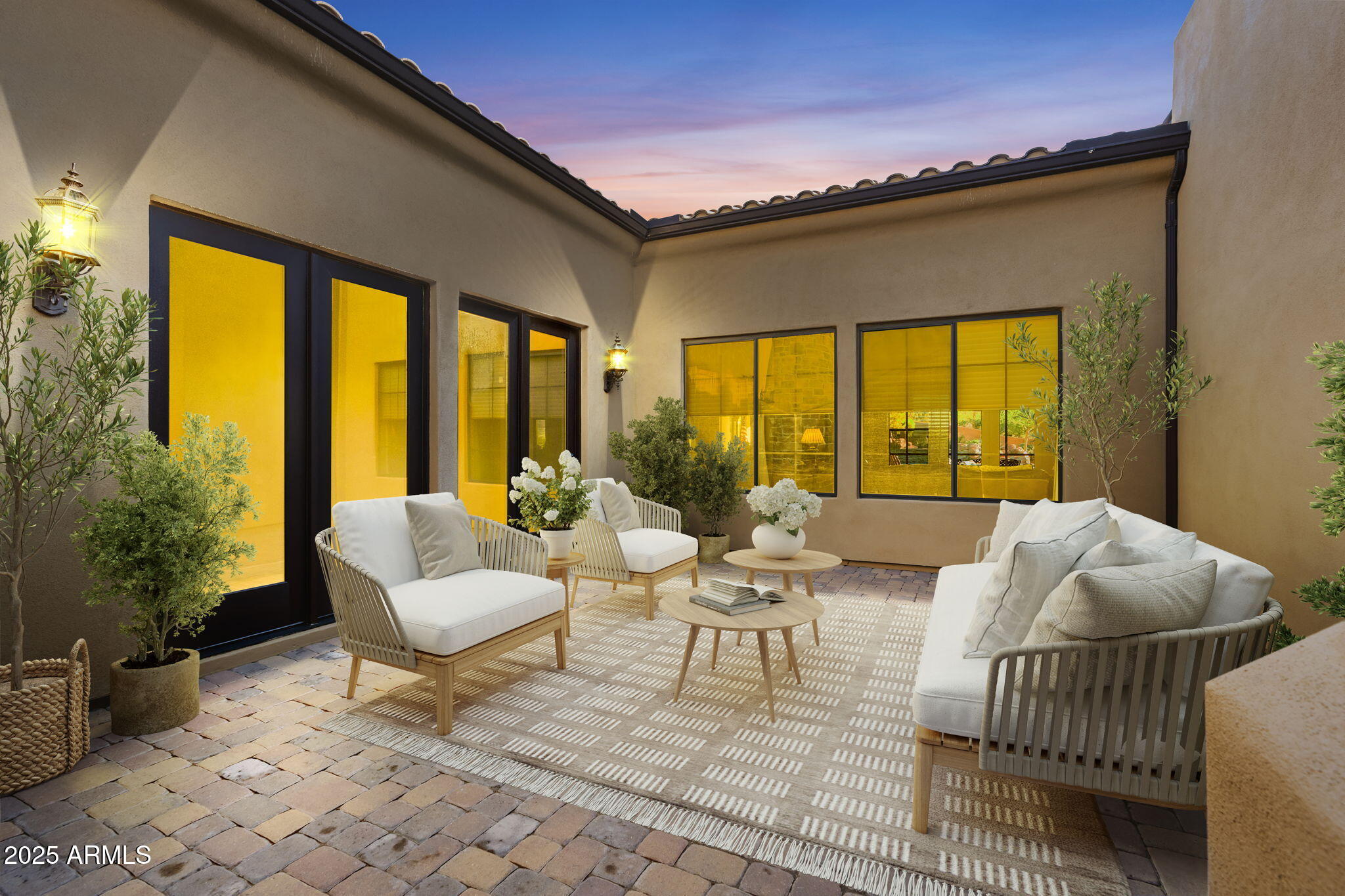 8461 E RED HAWK Circle