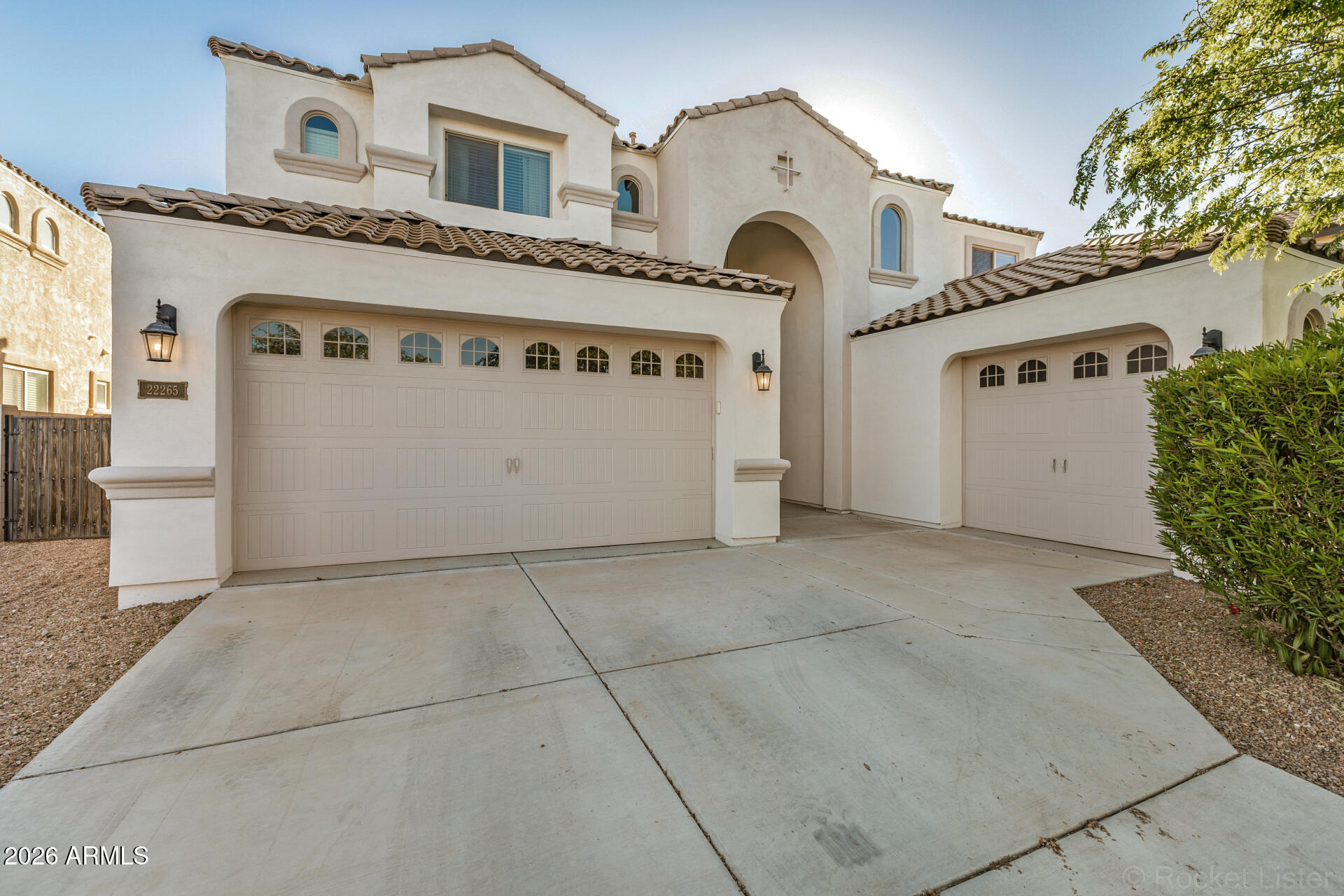 22265 E VIA DEL ORO