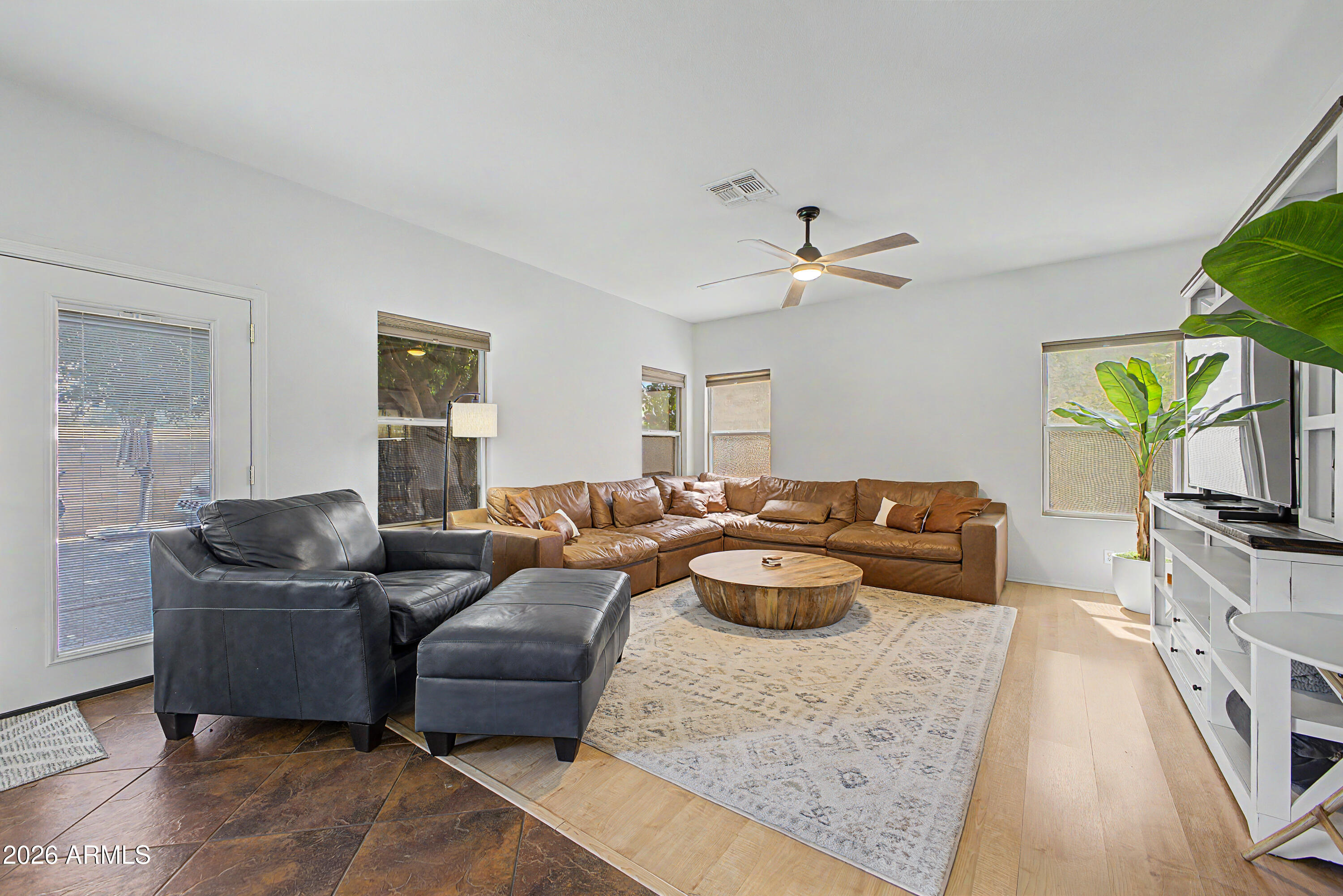 4337 E DESERT Lane