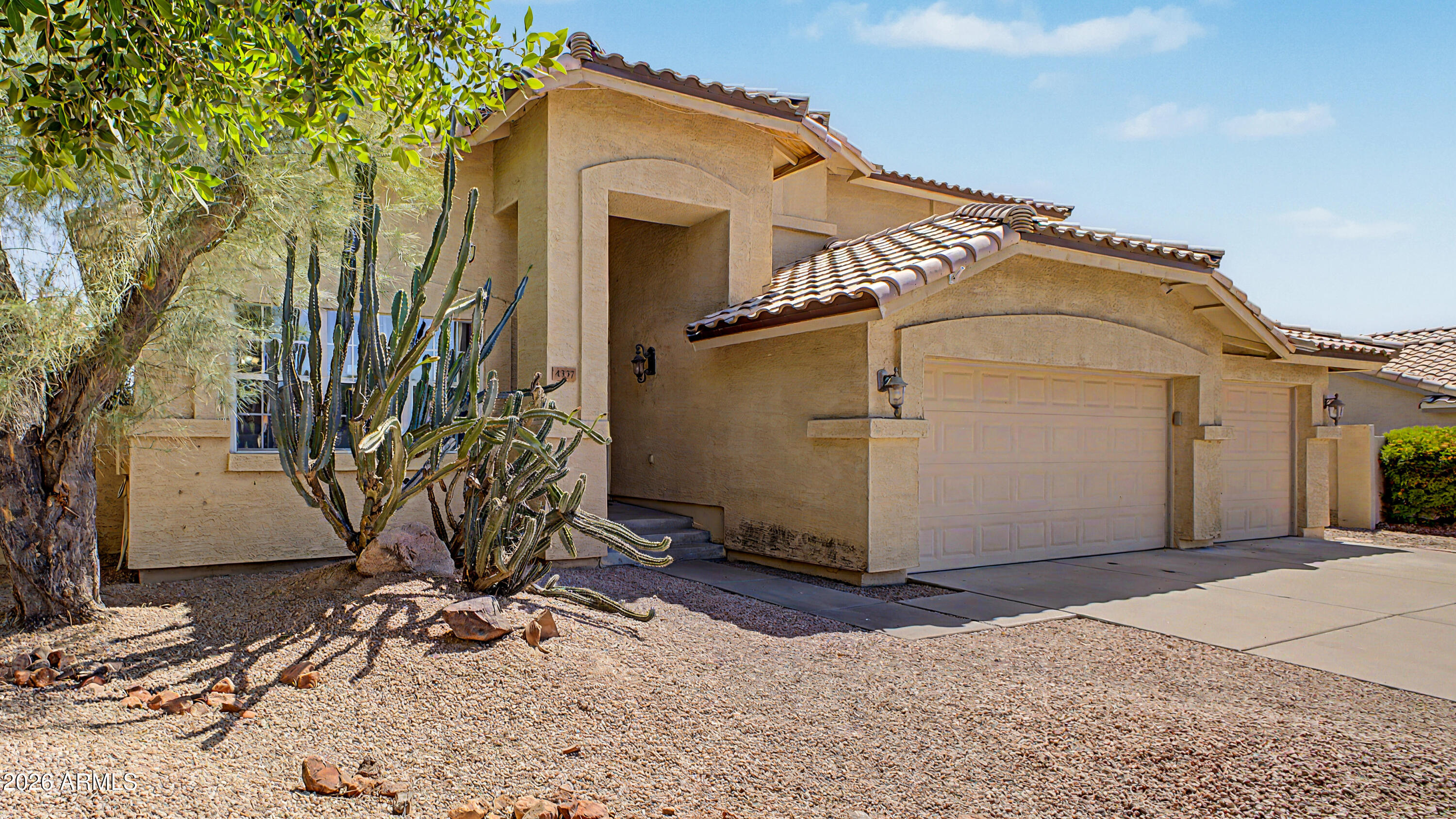 4337 E DESERT Lane