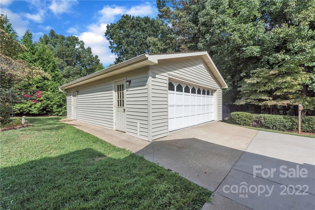 4932 Foxden Court