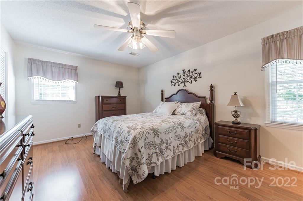 4932 Foxden Court
