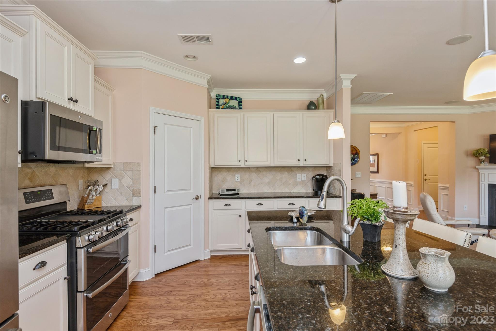 4931 Star Hill Lane