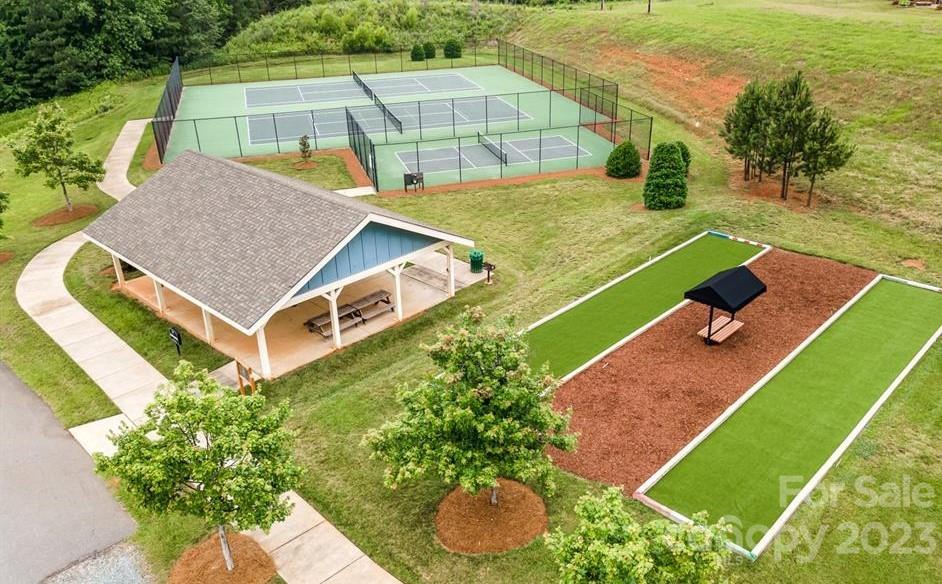 4931 Star Hill Lane