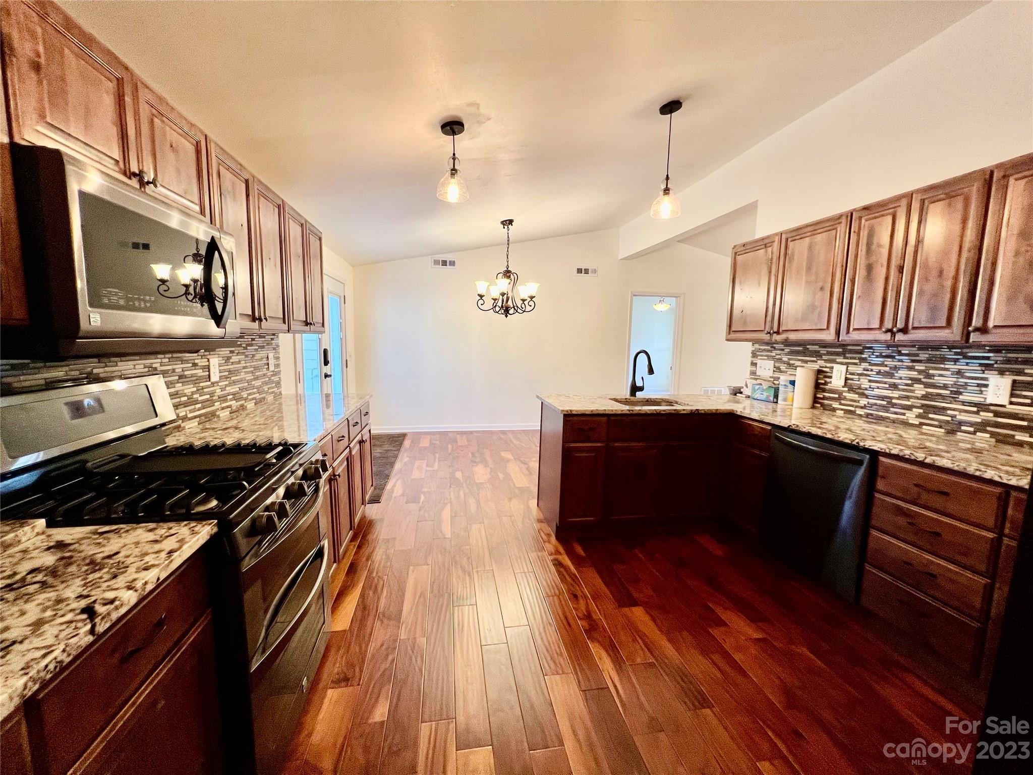 3413 Cedar Circle Road