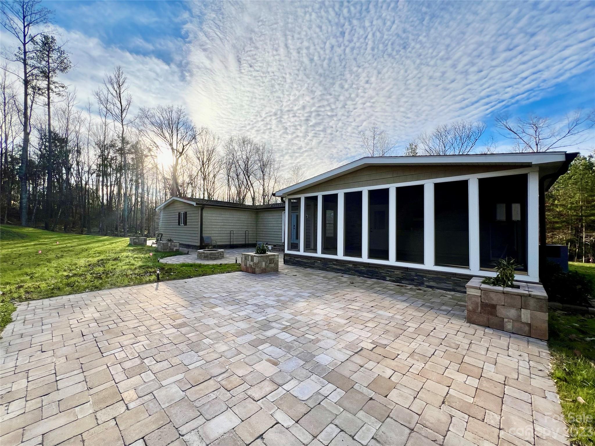 3413 Cedar Circle Road