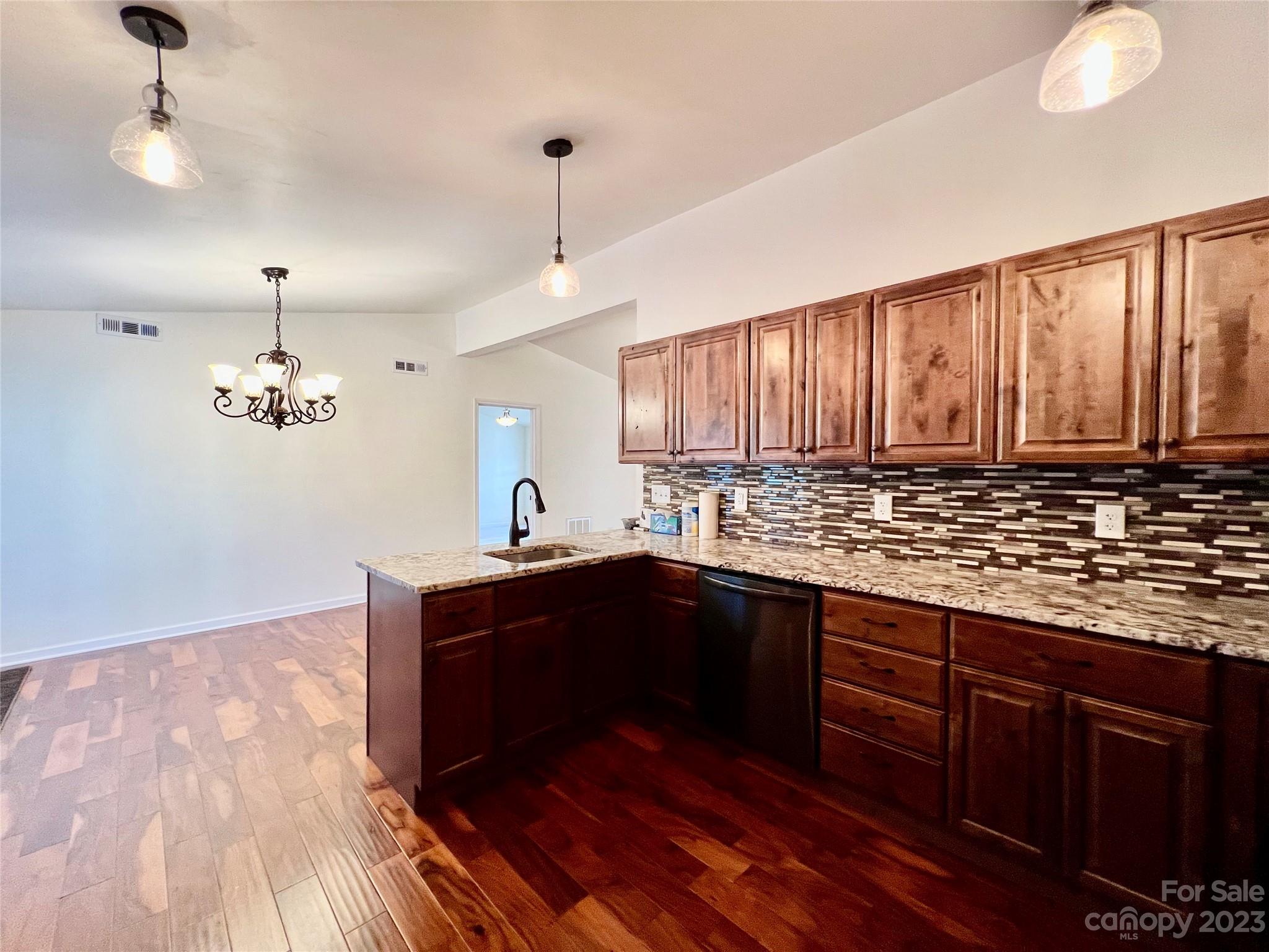 3413 Cedar Circle Road