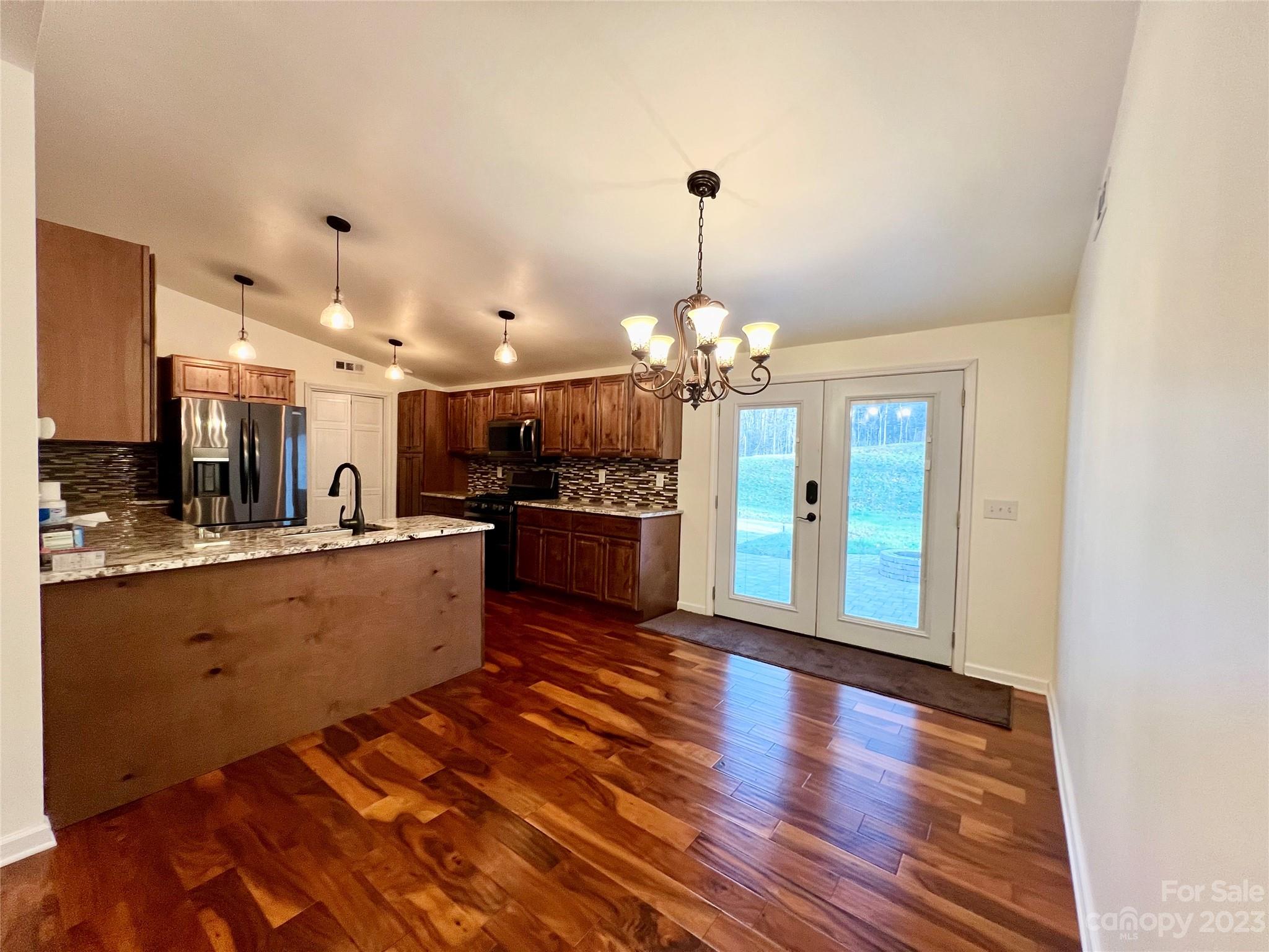 3413 Cedar Circle Road