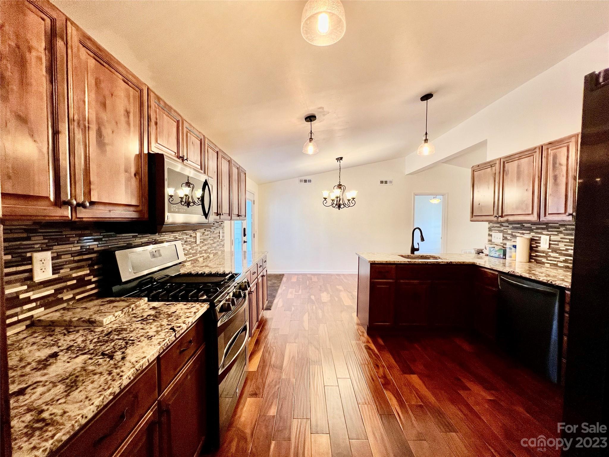 3413 Cedar Circle Road