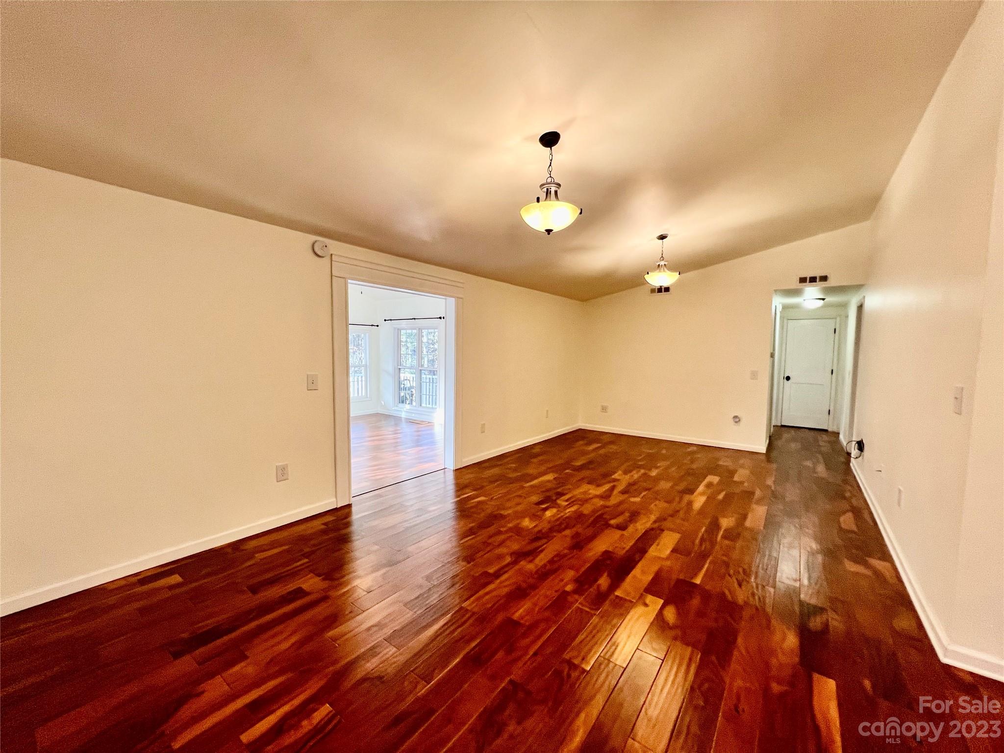 3413 Cedar Circle Road