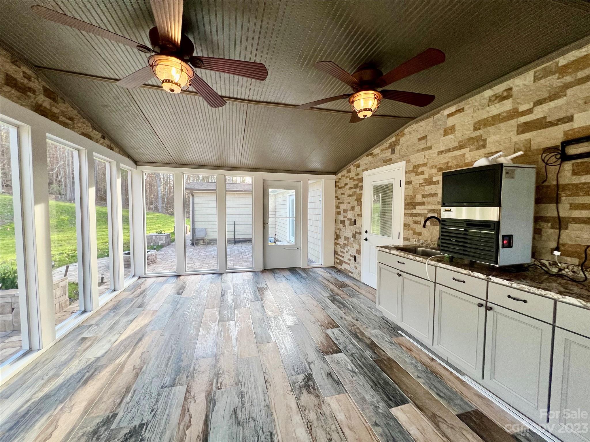 3413 Cedar Circle Road