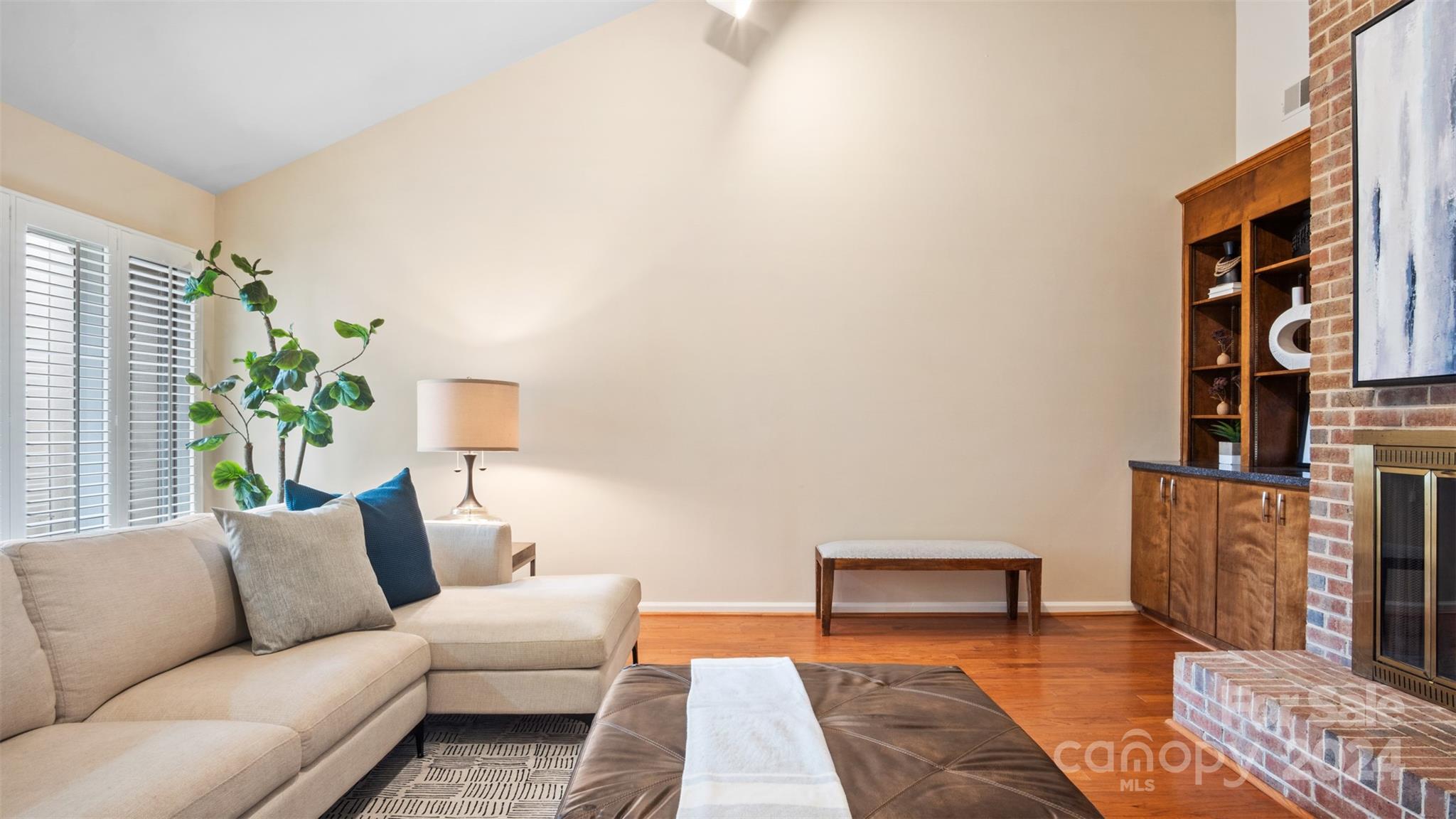 4923 Torrey Pines Court