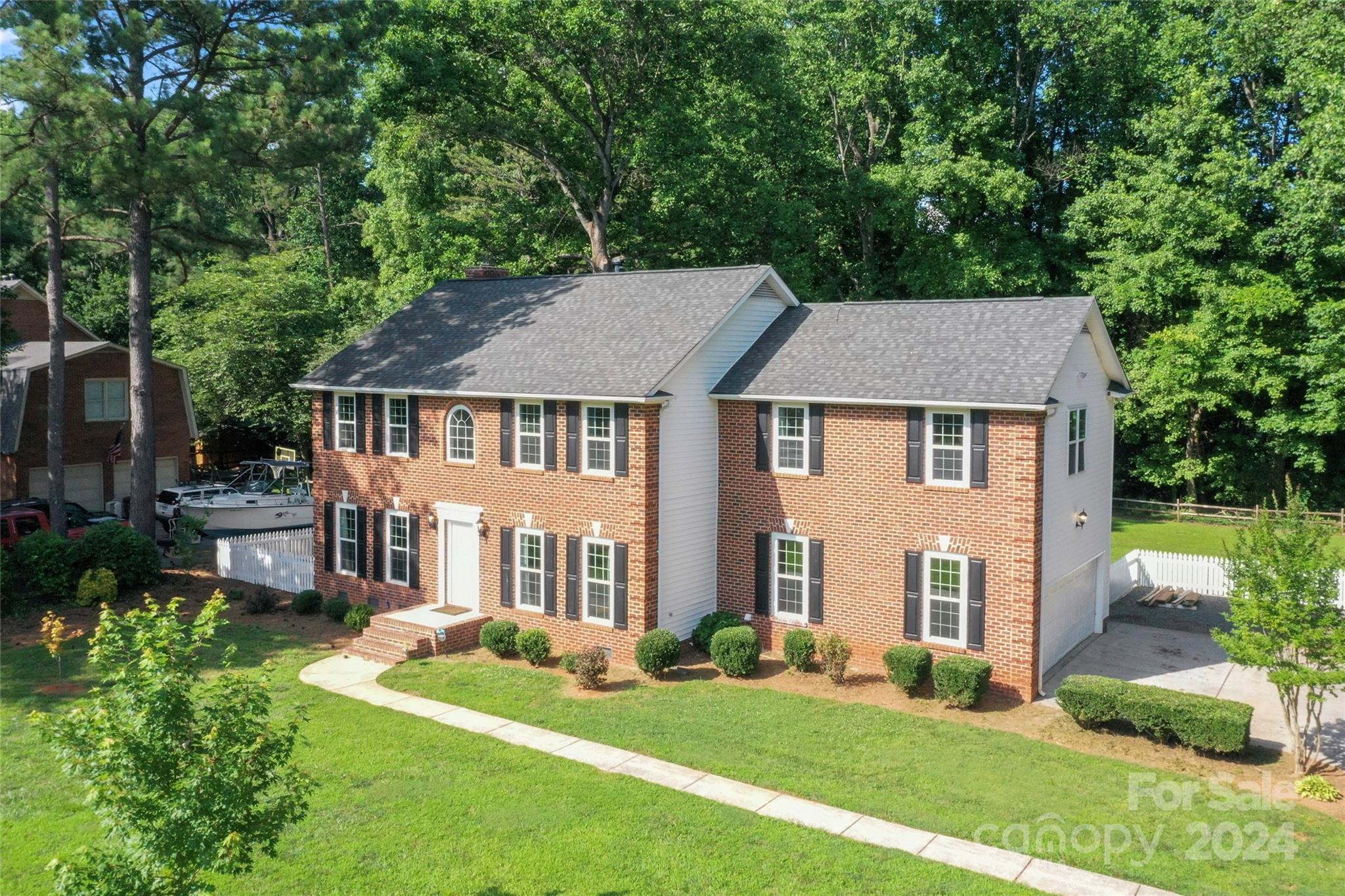 6811 Fenning Drive