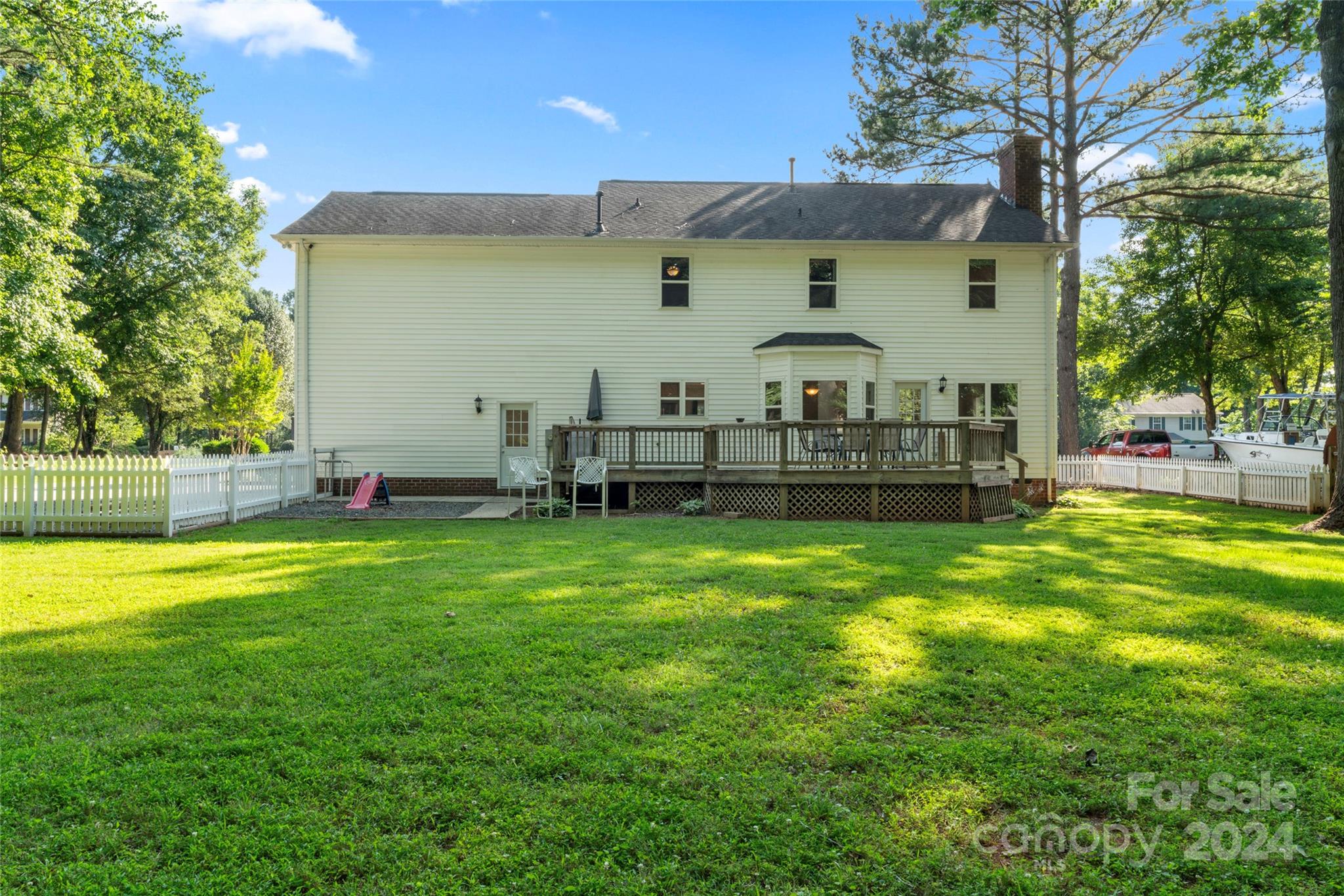 6811 Fenning Drive