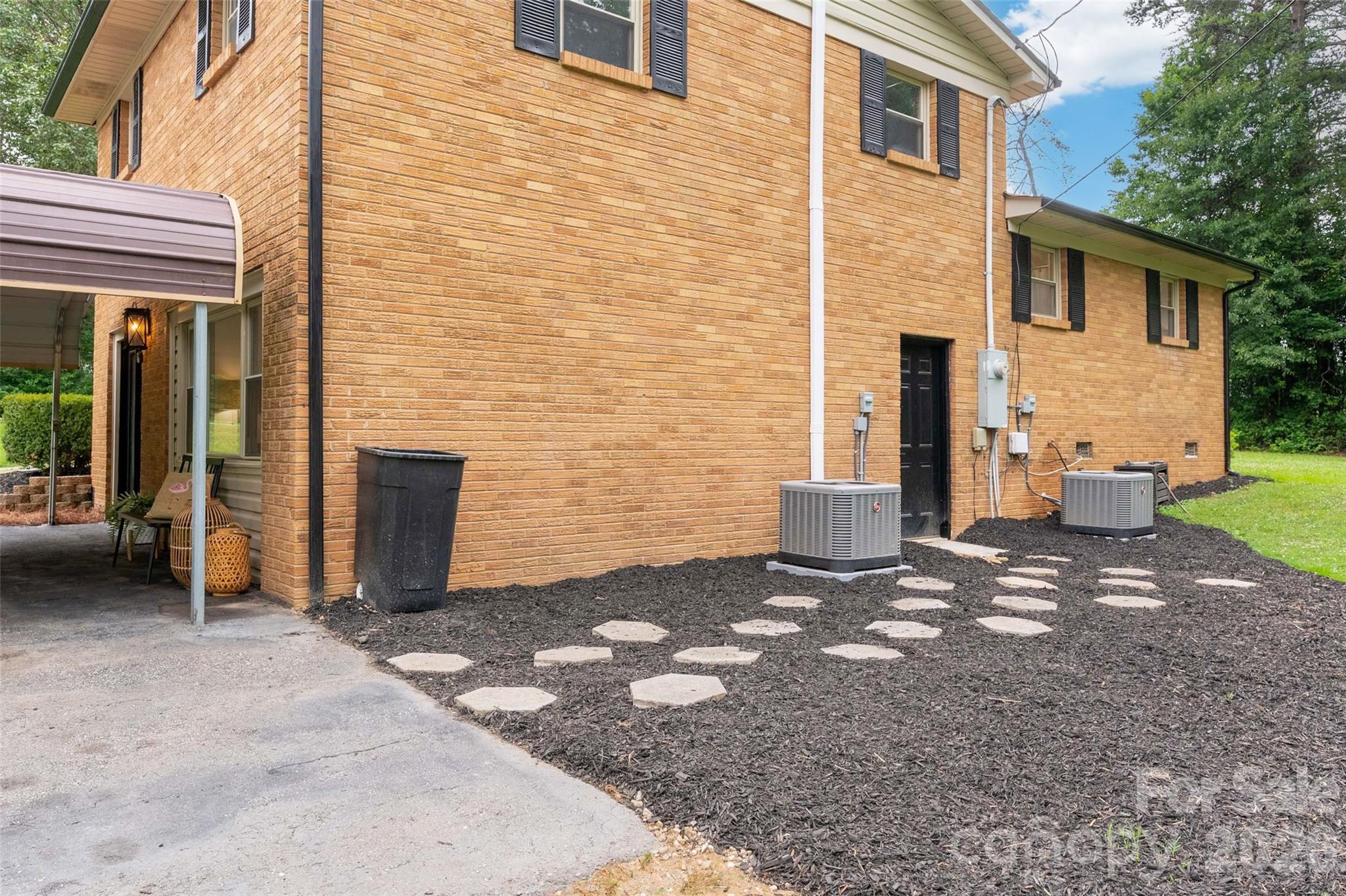 3339 Rhyne Forest Road
