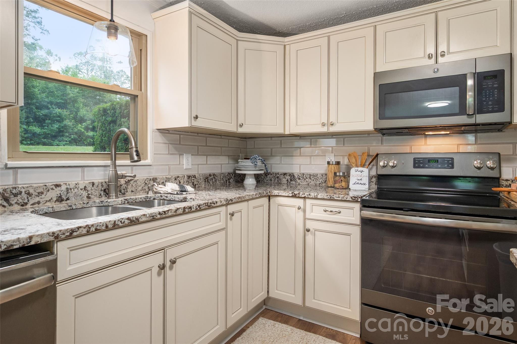 3339 Rhyne Forest Road