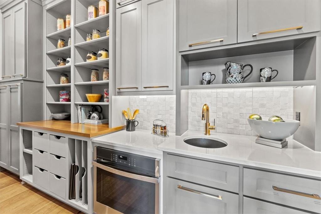 6101 NW 58th Street