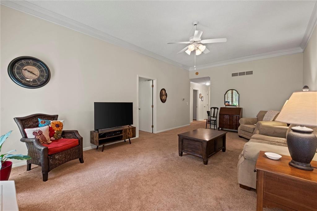 8607 N Chatham Circle