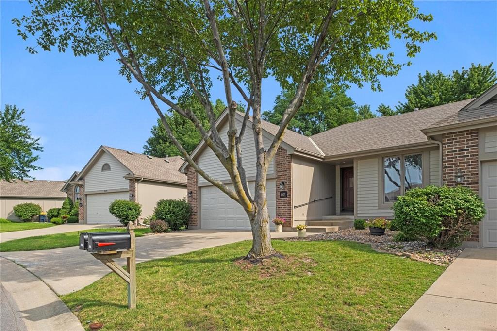 8607 N Chatham Circle
