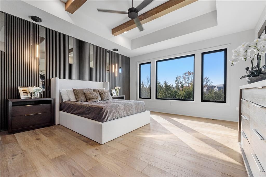 5818 N Lucerne Avenue