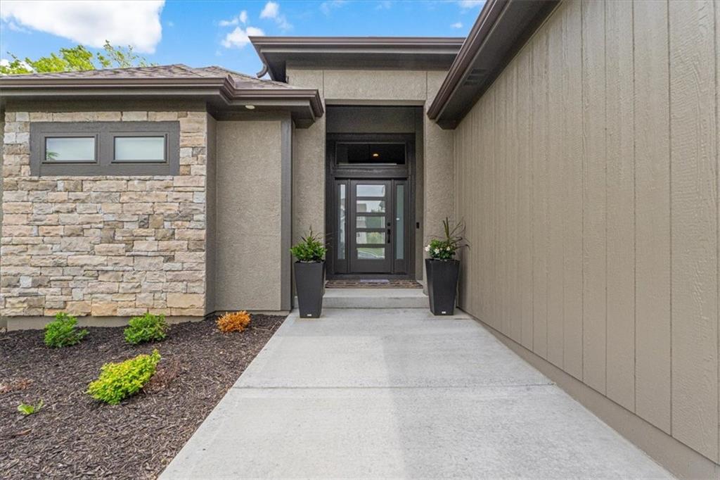 4913 NW 70th Terrace