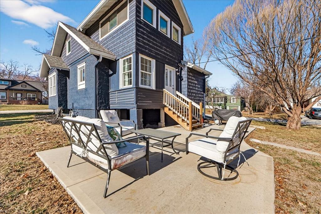 307 NE Green Street