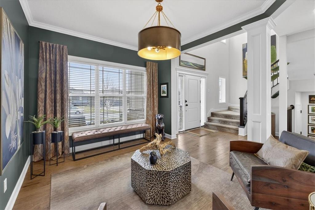 105 SW Meadowbrook Drive