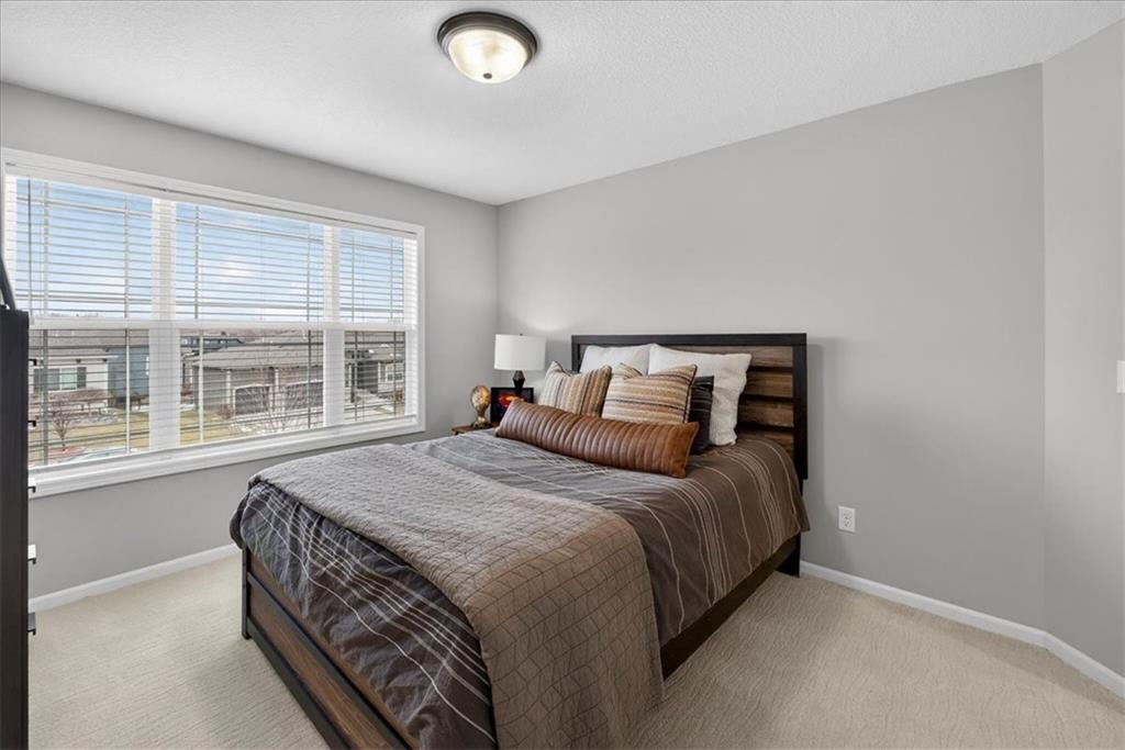 105 SW Meadowbrook Drive