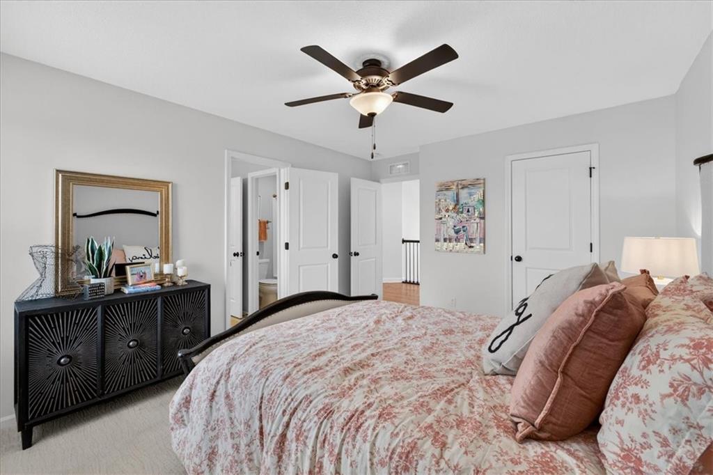 105 SW Meadowbrook Drive