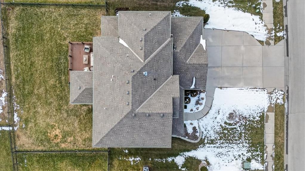 105 SW Meadowbrook Drive