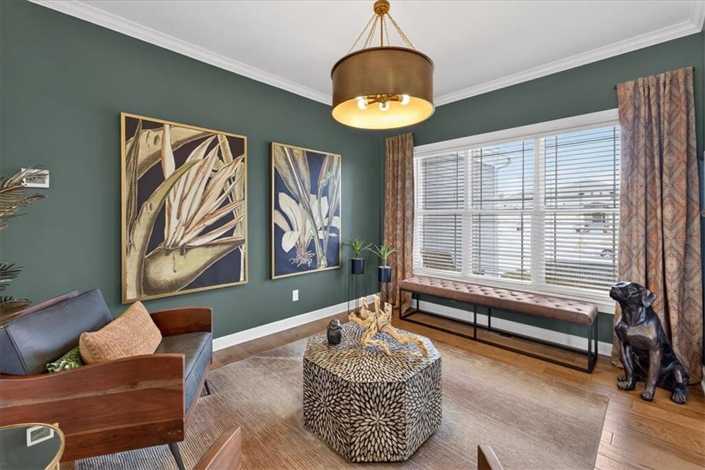 105 SW Meadowbrook Drive