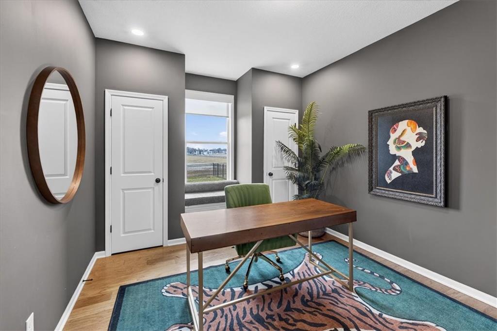 105 SW Meadowbrook Drive