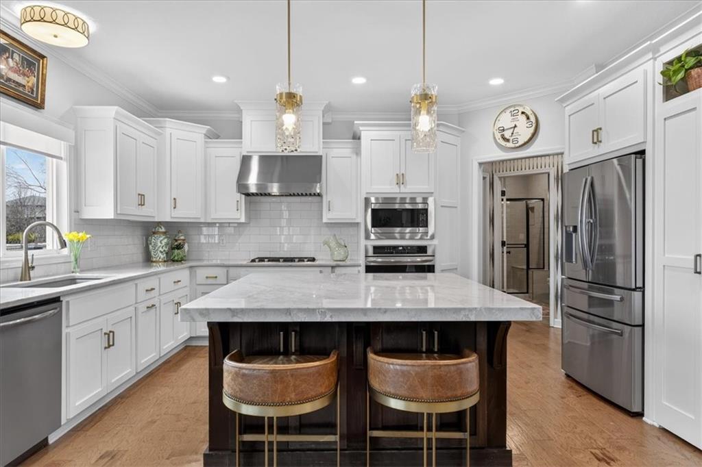 105 SW Meadowbrook Drive