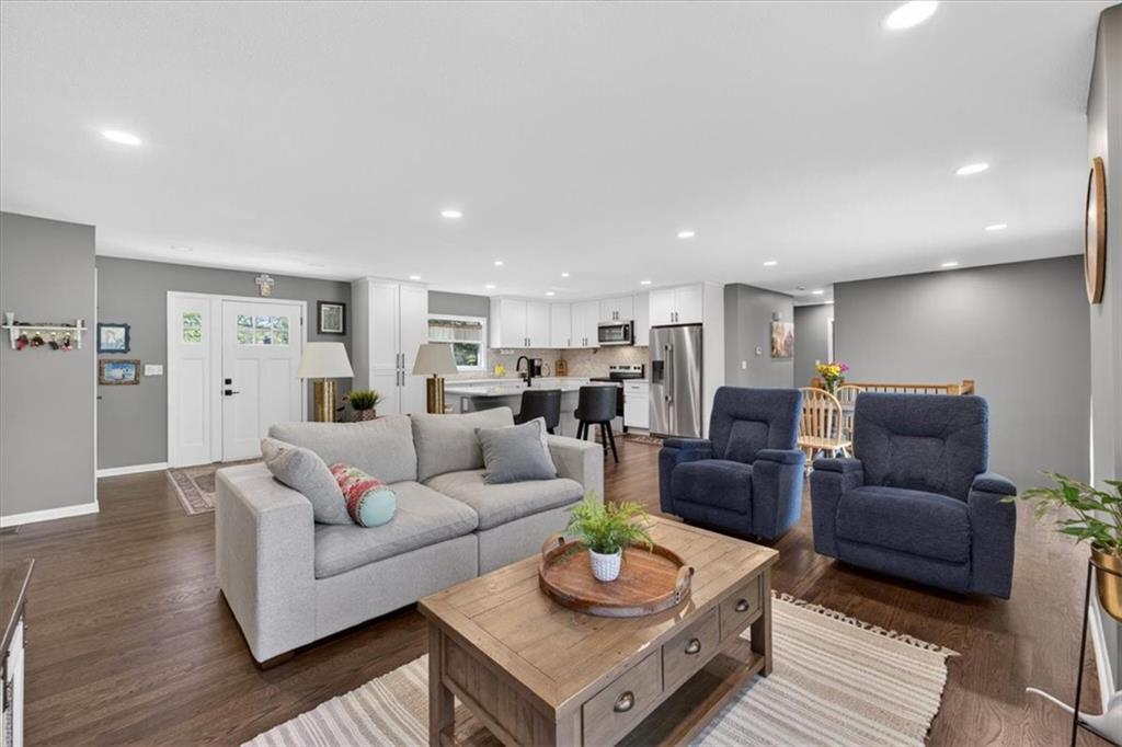 7810 NW Bluegrass Drive