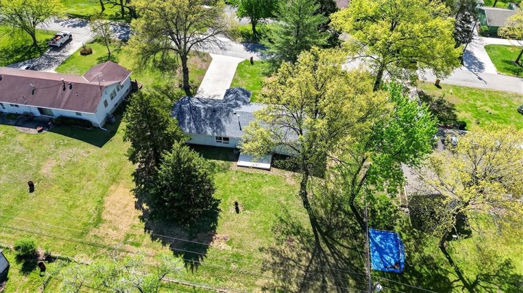 7810 NW Bluegrass Drive