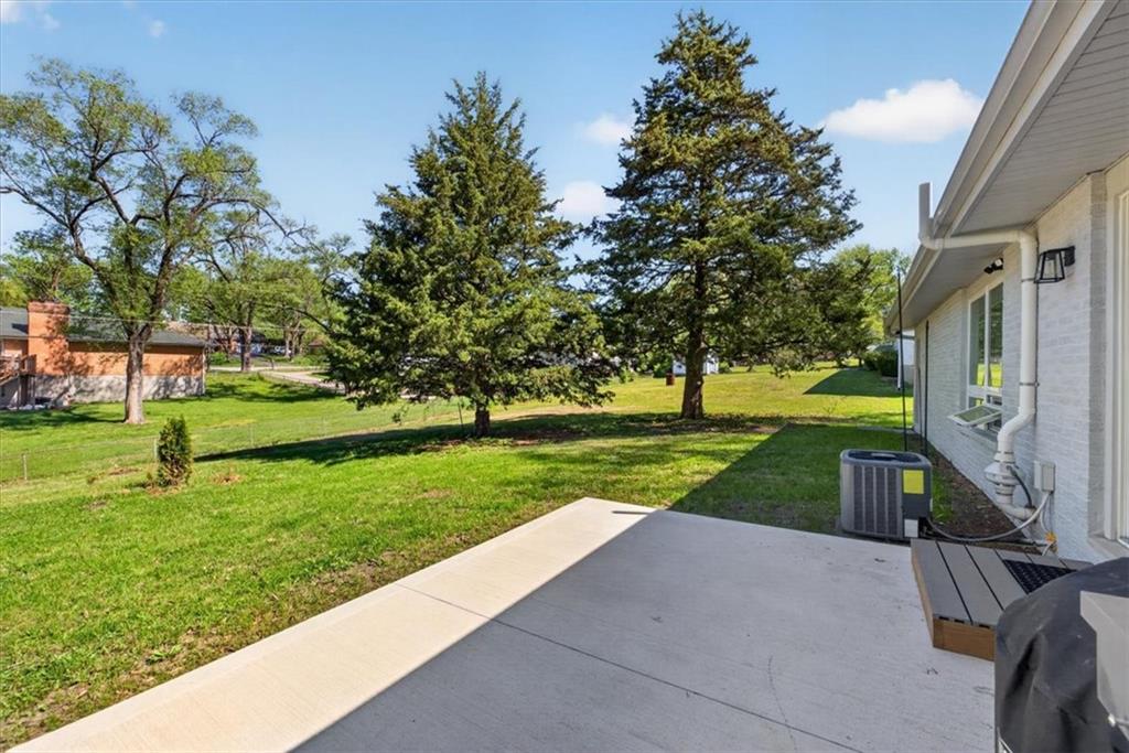 7810 NW Bluegrass Drive