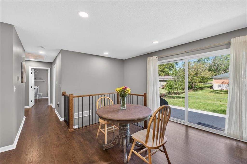 7810 NW Bluegrass Drive