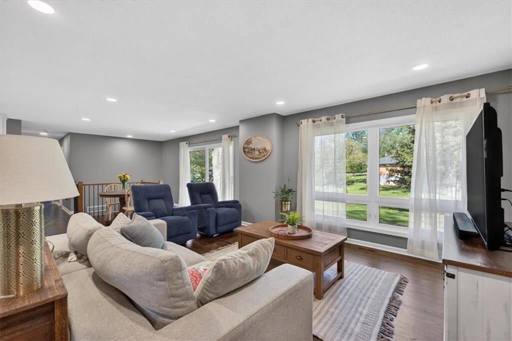 7810 NW Bluegrass Drive