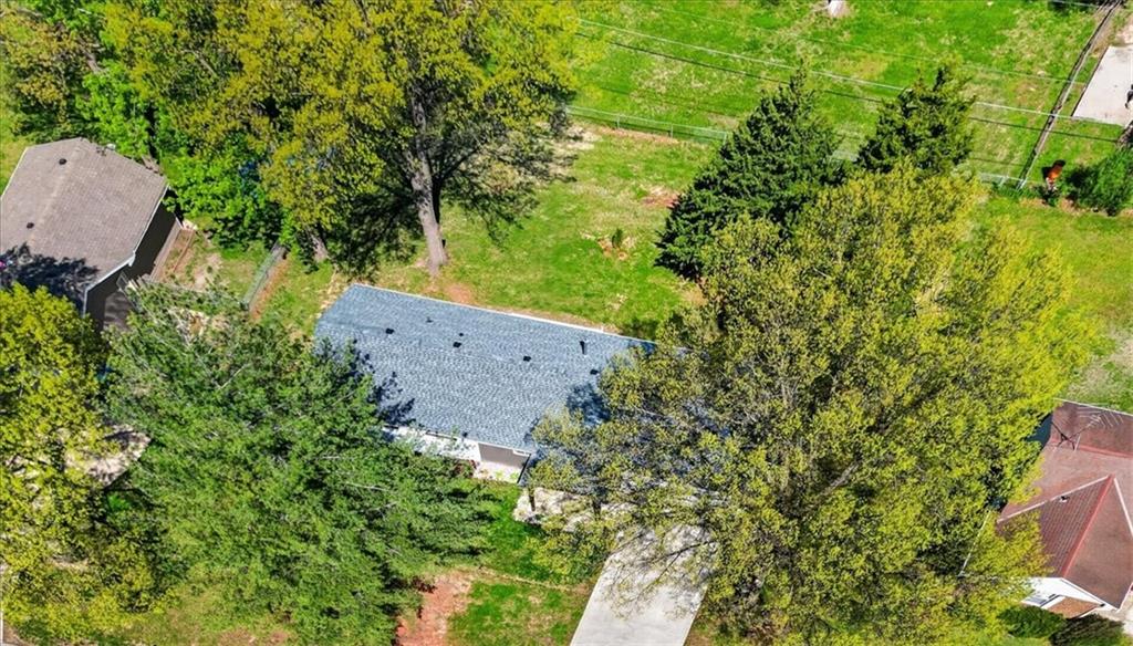 7810 NW Bluegrass Drive