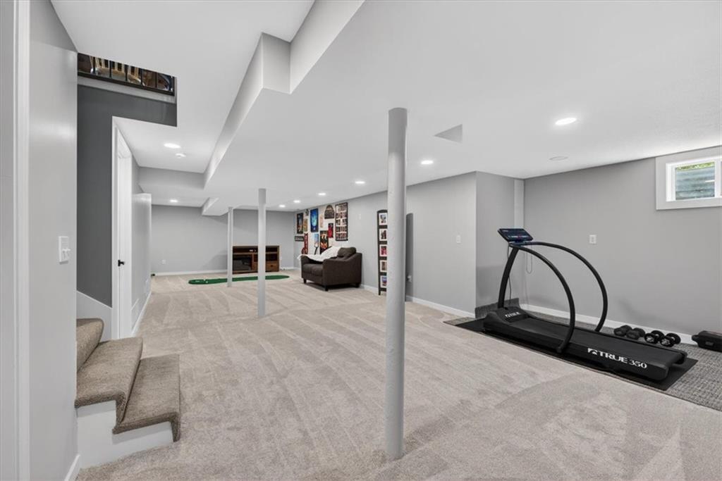 7810 NW Bluegrass Drive