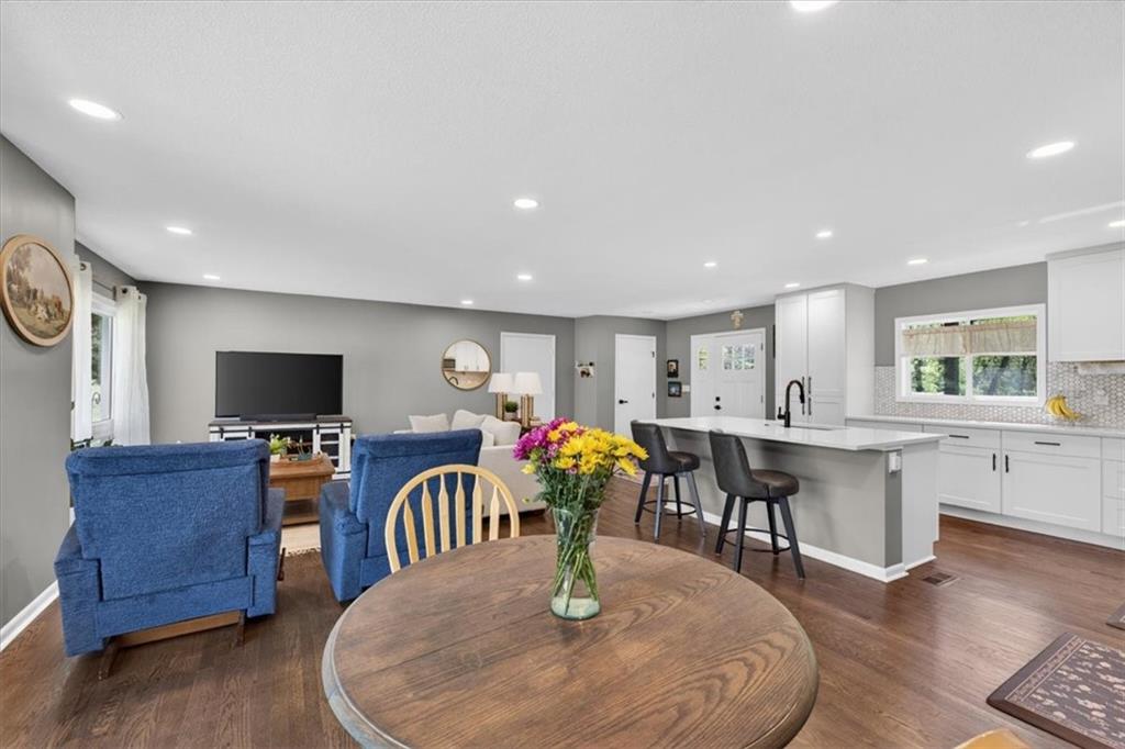 7810 NW Bluegrass Drive