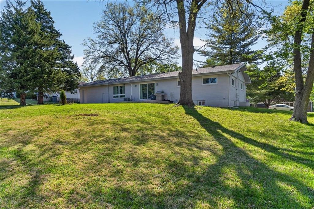 7810 NW Bluegrass Drive