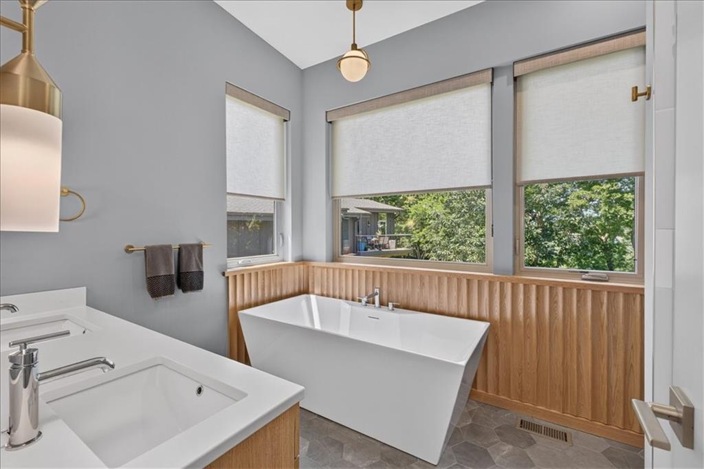 10600 Chateau Lane
