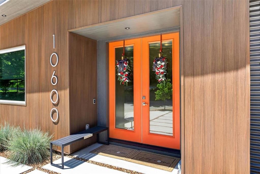 10600 Chateau Lane