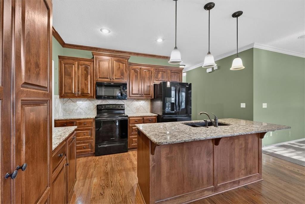 4776 SW Leafwing Drive